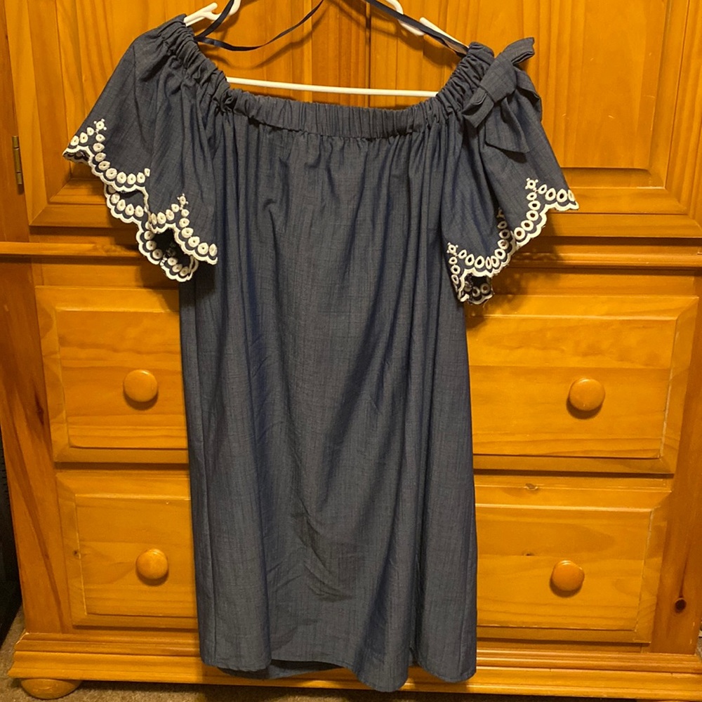 She & Sky Off the Shoulder Dress Size Large